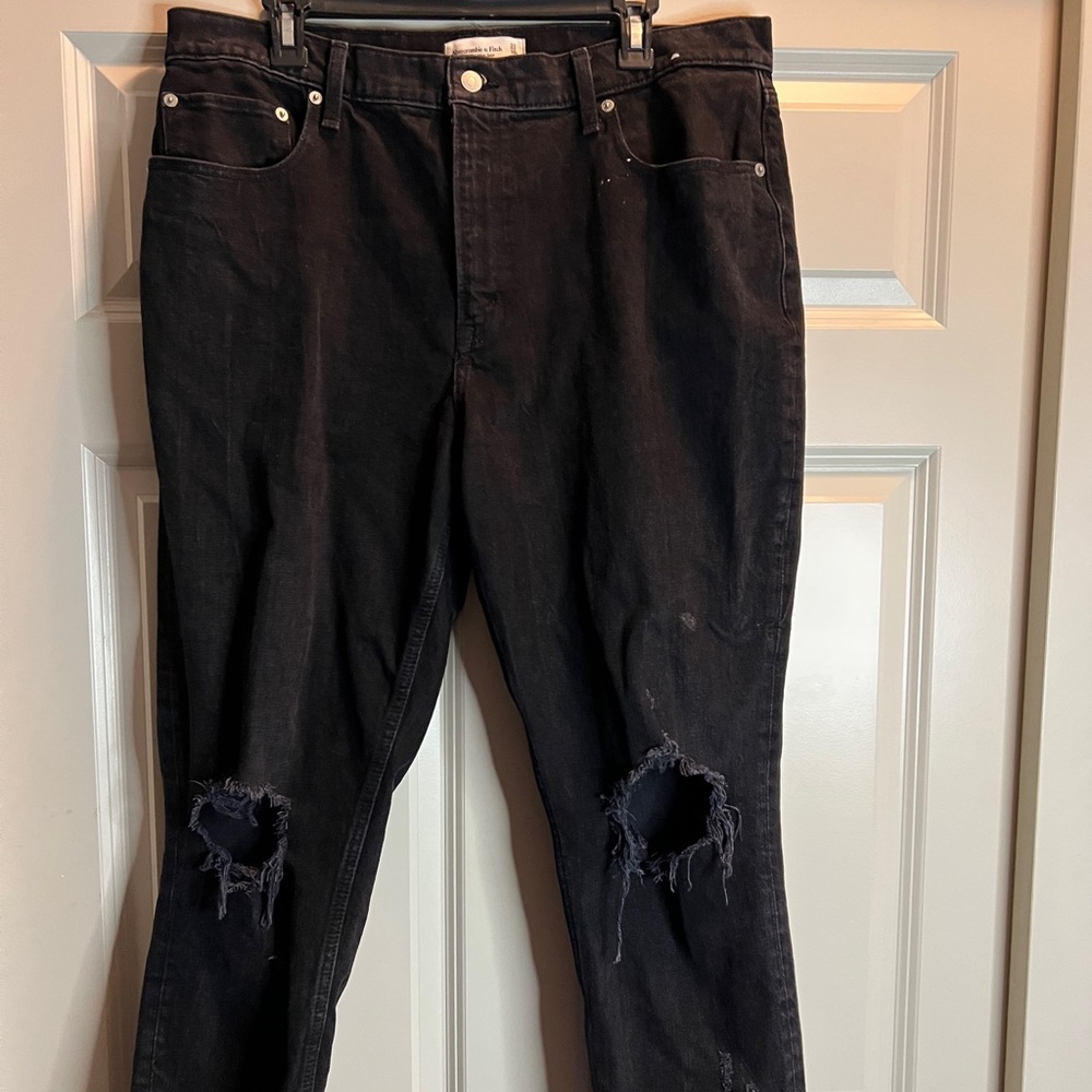 Ambecrombie distressed jeans